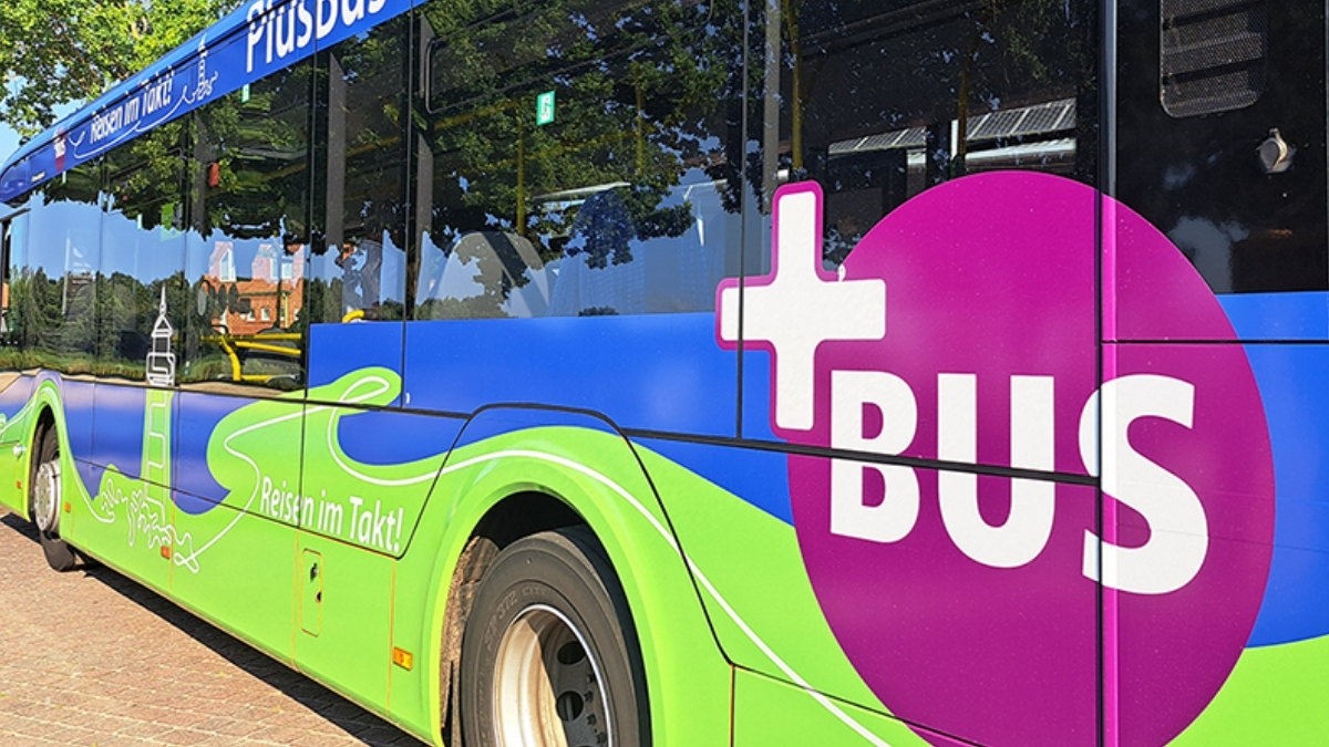Seitenansicht PlusBus - Foto
